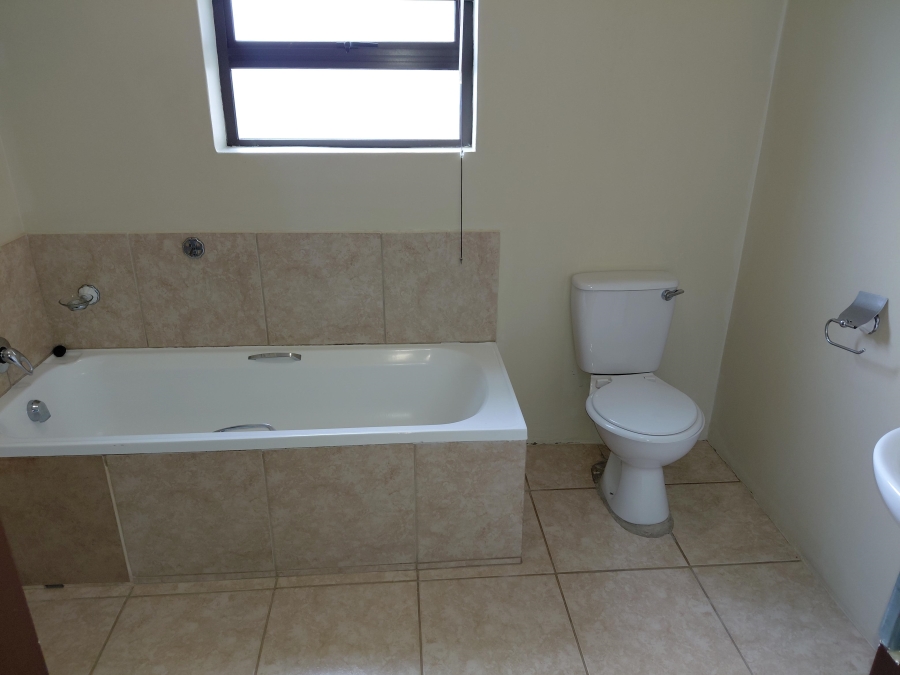 2 Bedroom Property for Sale in Campher Park Eastern Cape